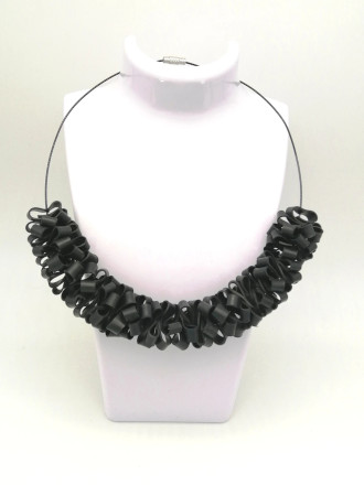 'Fraise' Ruff Necklace
